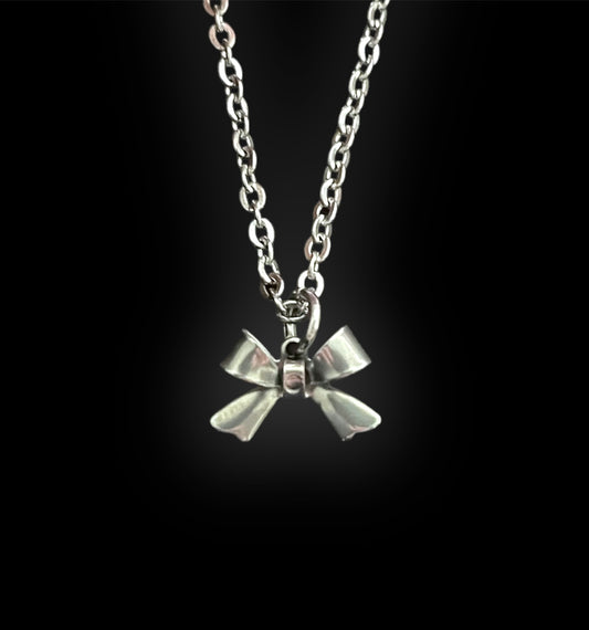 Bow Necklace